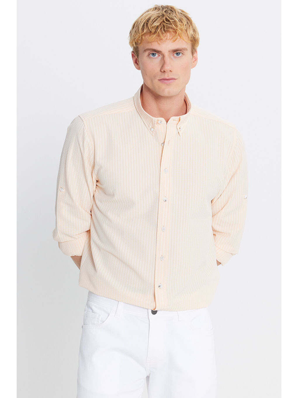 Turuncu Erkek Yavruağzı Tailored Slim Fit Dar Kesim Düğmeli Yaka Gofre Desenli Gömlek