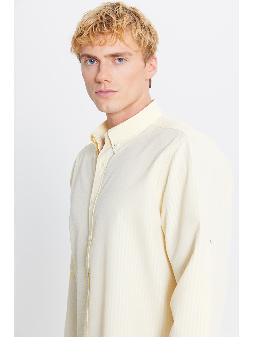 Erkek Sarı Tailored Slim Fit Dar Kesim Düğmeli Yaka Gofre Desenli Gömlek-3