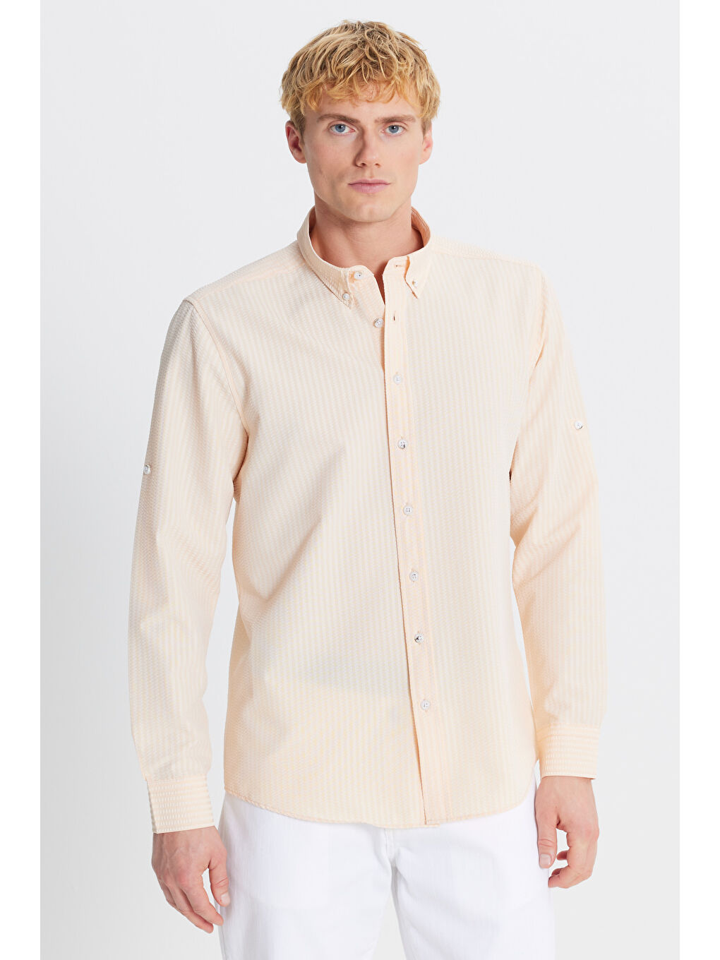 Turuncu Erkek Yavruağzı Tailored Slim Fit Dar Kesim Düğmeli Yaka Gofre Desenli Gömlek-2