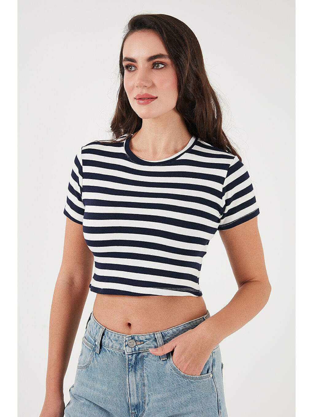Lacivert Slim Fit Bisiklet Yaka Çizgili Crop Kadın T Shirt 5866110-1