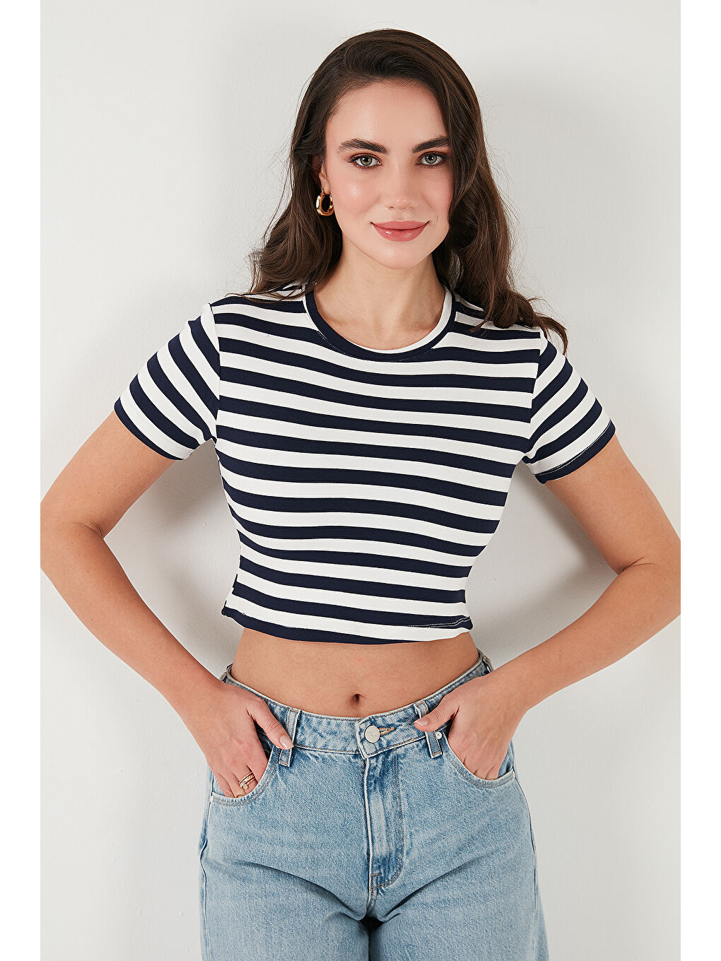 Lacivert Slim Fit Bisiklet Yaka Çizgili Crop Kadın T Shirt 5866110-3