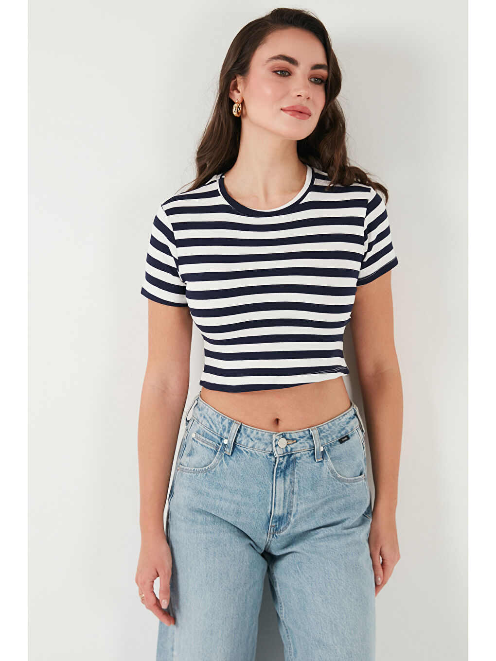 Lacivert Slim Fit Bisiklet Yaka Çizgili Crop Kadın T Shirt 5866110-4