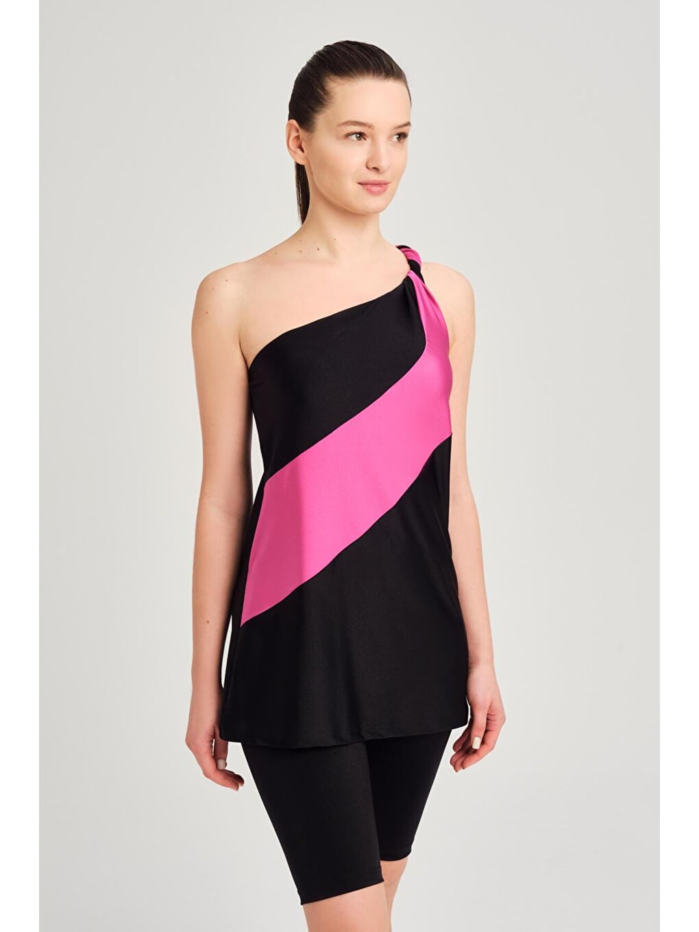 Tek Omuz Askılı Siyah Fuşya 2 Parça Yarı Kapalı Mayo Takımı 3065-3