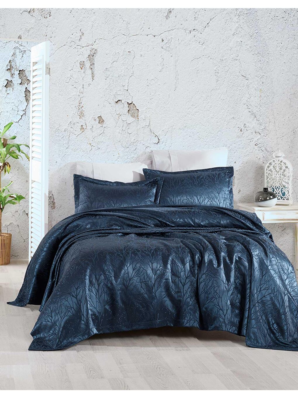 Yatak Örtüsü Takımı Çift Kişilik Jakar Şönil Kumaş Mucize Lacivert