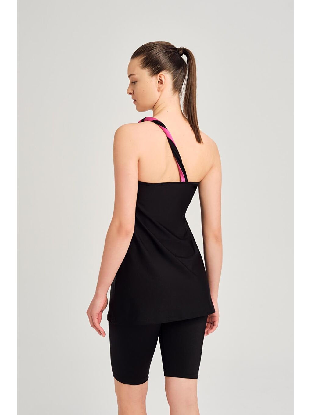 Tek Omuz Askılı Siyah Fuşya 2 Parça Yarı Kapalı Mayo Takımı 3065-5