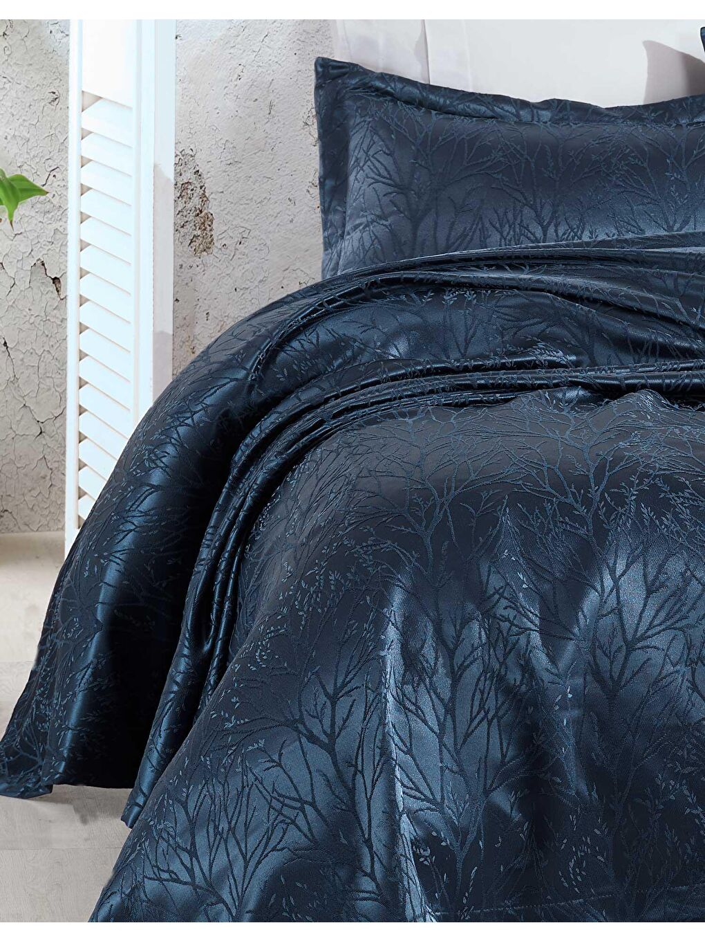 Yatak Örtüsü Takımı Çift Kişilik Jakar Şönil Kumaş Mucize Lacivert-1