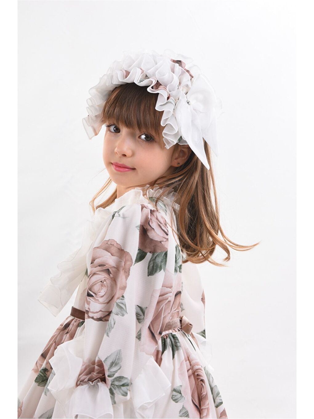 Bej Özel Tasarım Kız Çocuk Uzun Vintage Elbise, Kolye Ve Saç Aksesuarlı Abiye Elbise_M2346-4