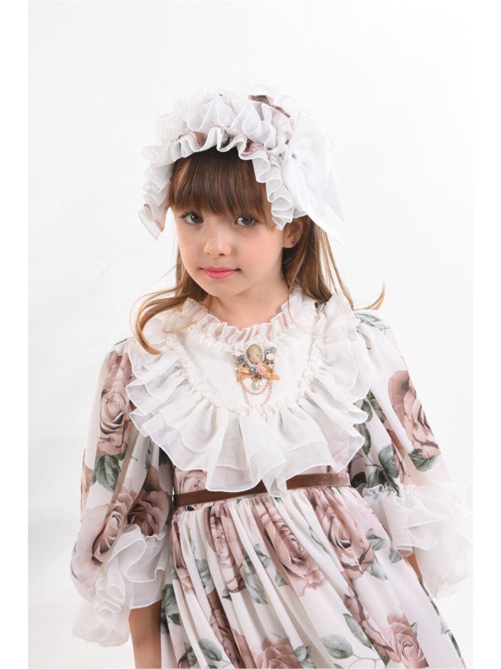 Bej Özel Tasarım Kız Çocuk Uzun Vintage Elbise, Kolye Ve Saç Aksesuarlı Abiye Elbise_M2346-7