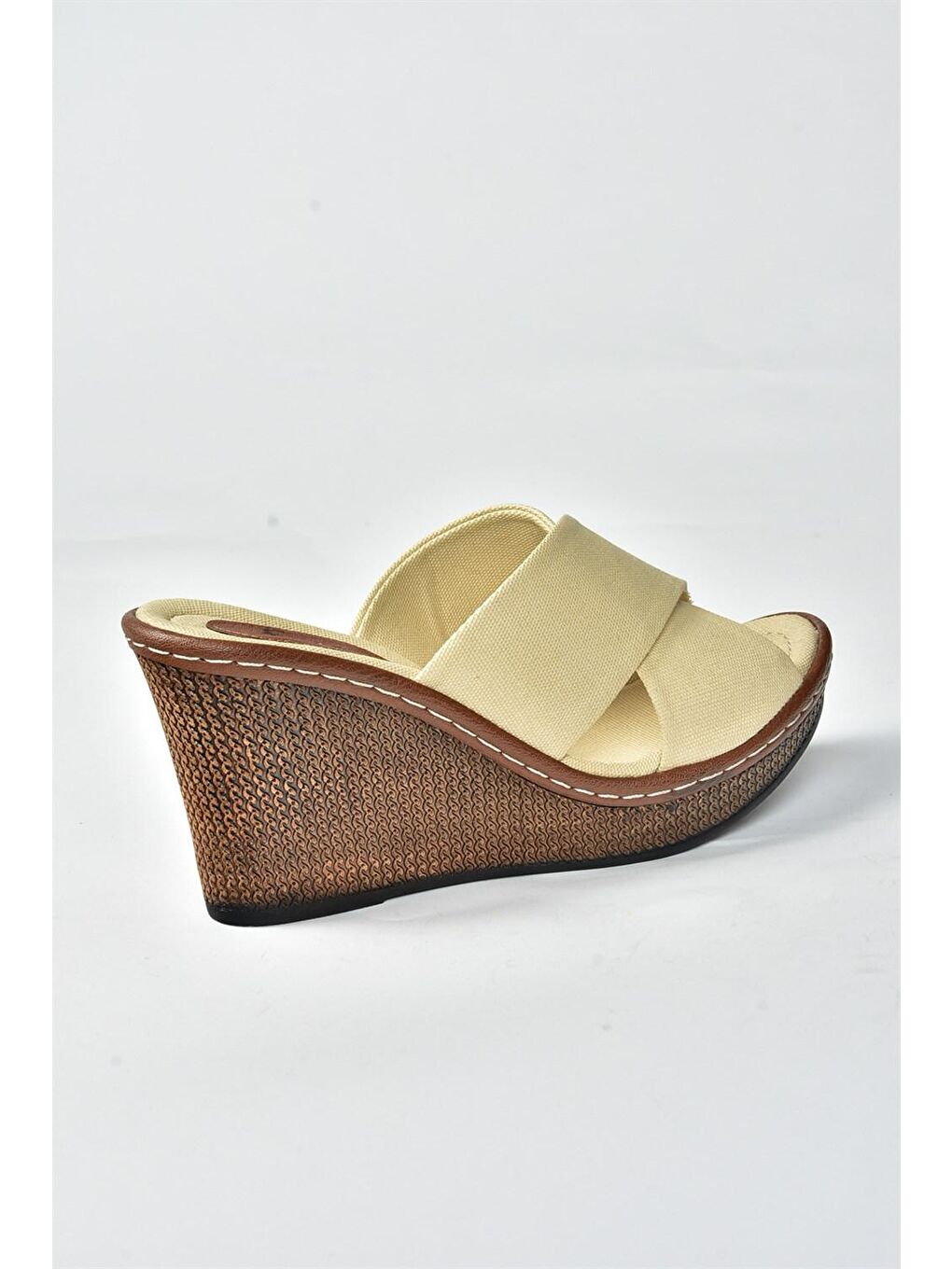 K674041005 Bej Kadın Terlik-3