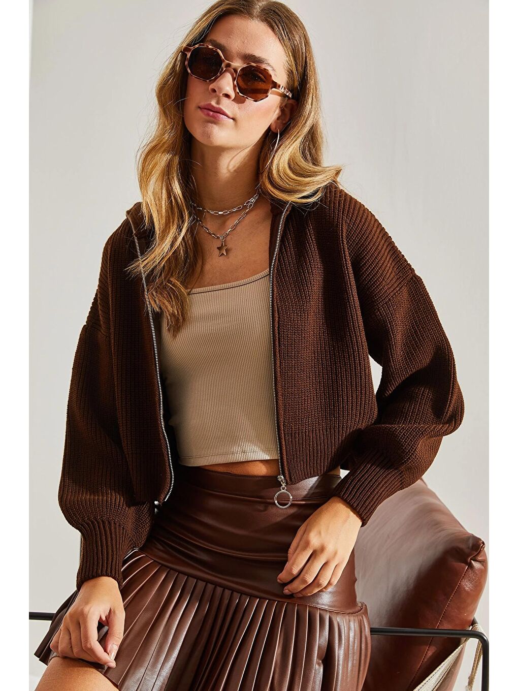 Kahverengi Kadın Fermuarlı Triko Hırka