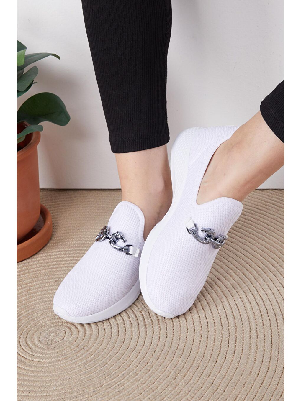 Kadın Beyaz Tokalı Spor Ayakkabı - 25378-1