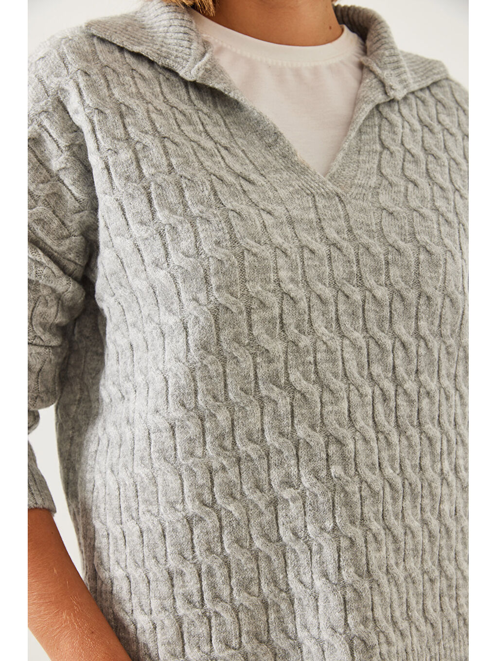 Gri Kadın V Yaka Desenli Triko Kazak-2