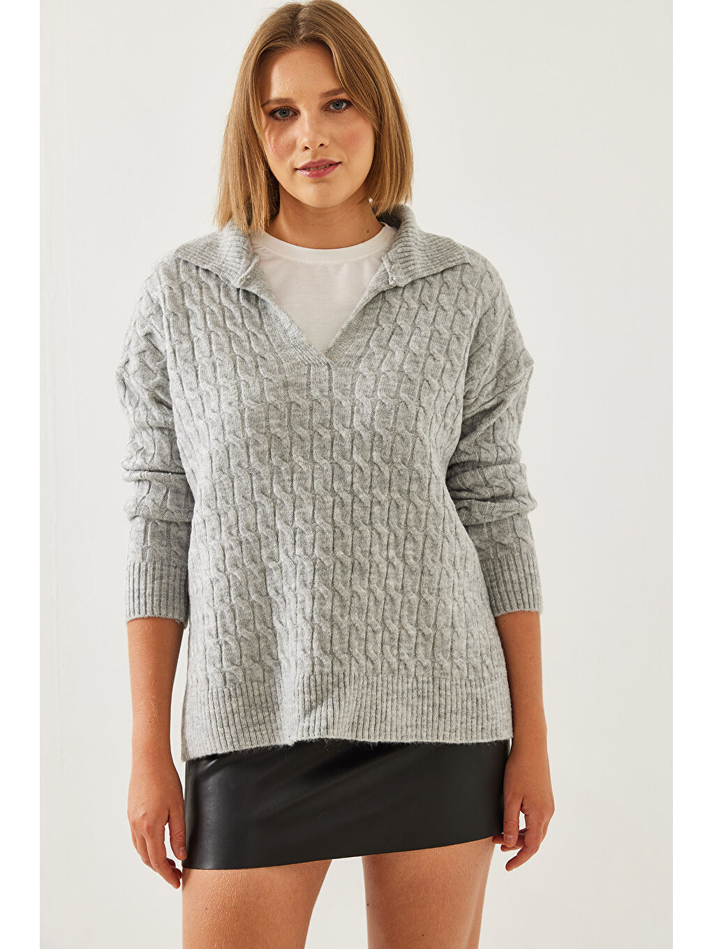 Gri Kadın V Yaka Desenli Triko Kazak-4