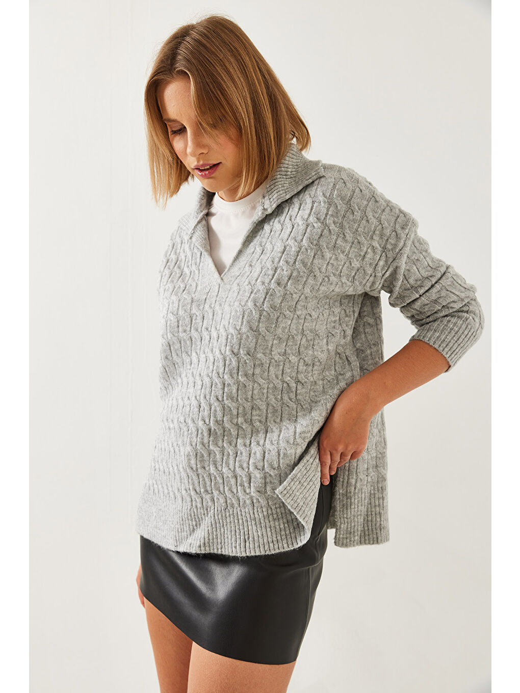 Gri Kadın V Yaka Desenli Triko Kazak-5