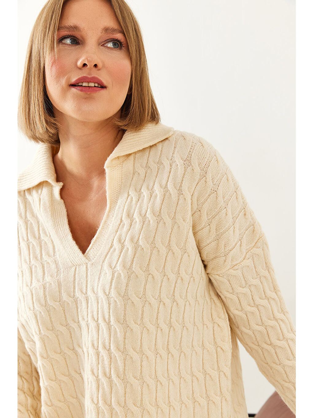 Bej Kadın V Yaka Desenli Triko Kazak-1