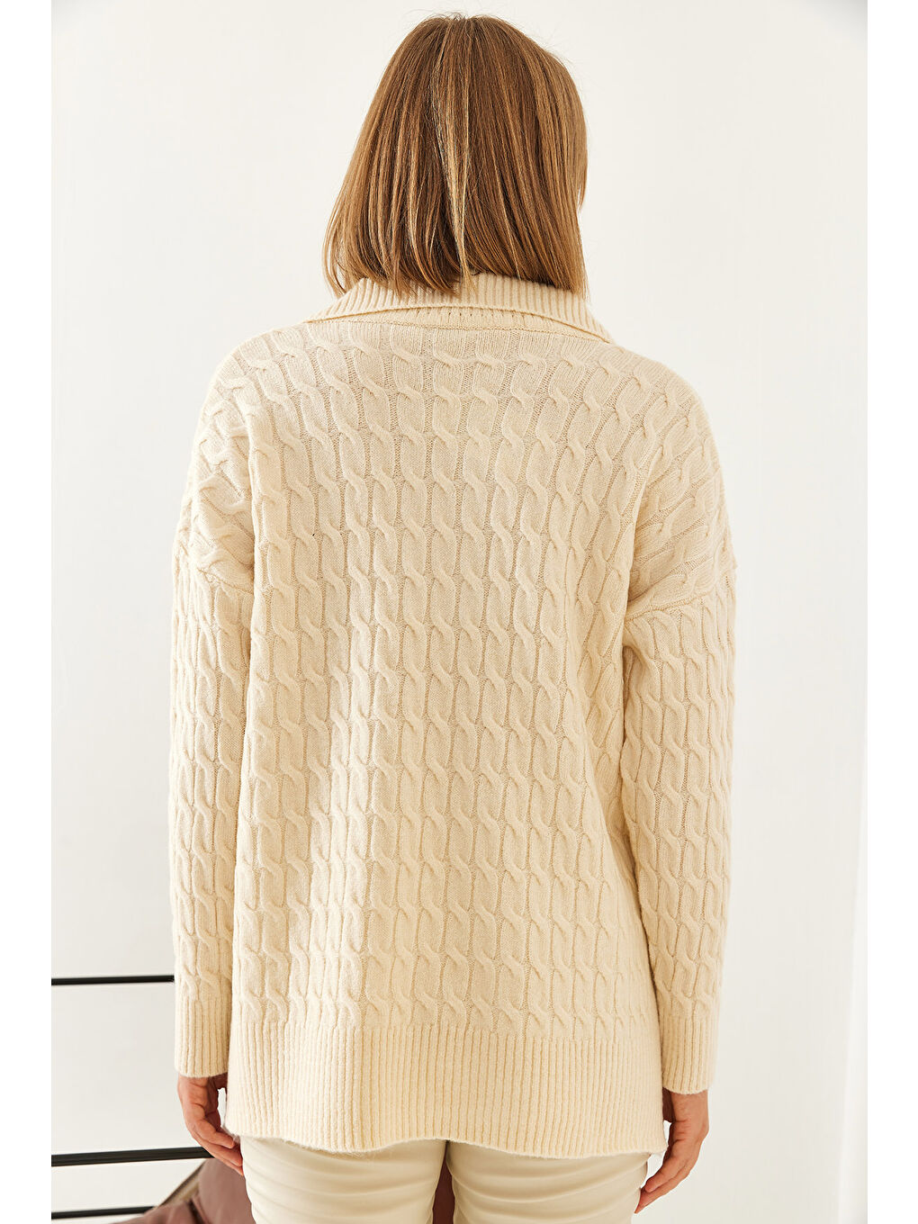 Bej Kadın V Yaka Desenli Triko Kazak-2