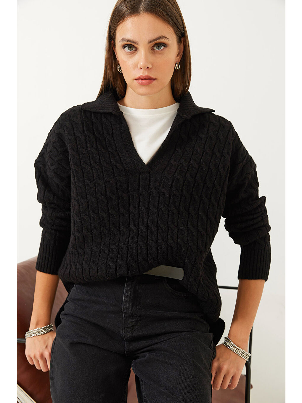 Siyah Kadın V Yaka Desenli Triko Kazak-1