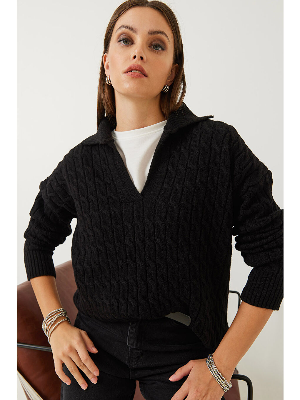 Siyah Kadın V Yaka Desenli Triko Kazak-3