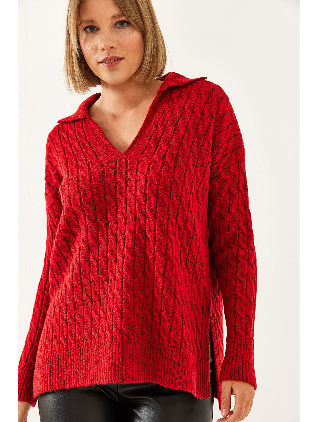 Kırmızı Kadın V Yaka Desenli Triko Kazak