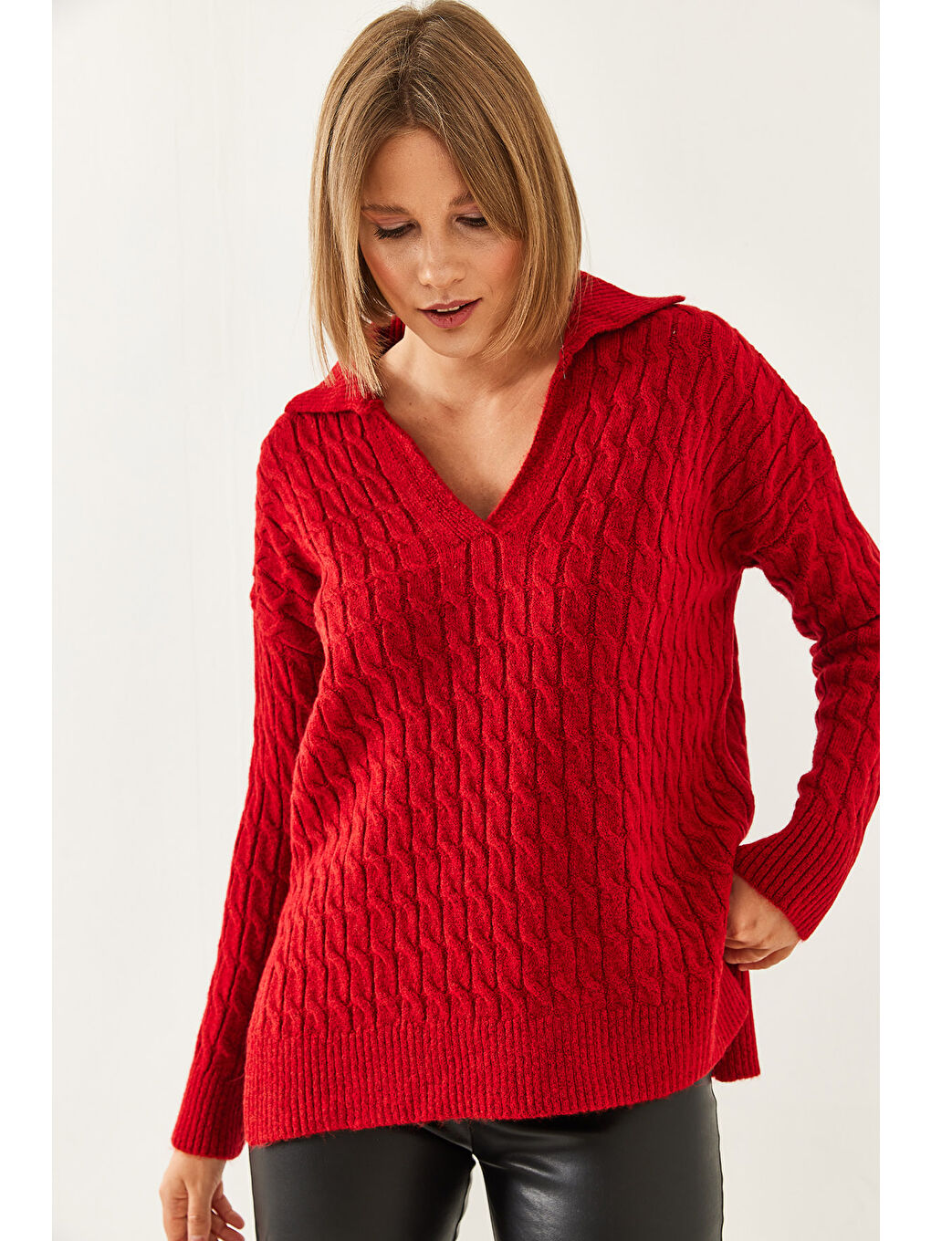 Kırmızı Kadın V Yaka Desenli Triko Kazak-1