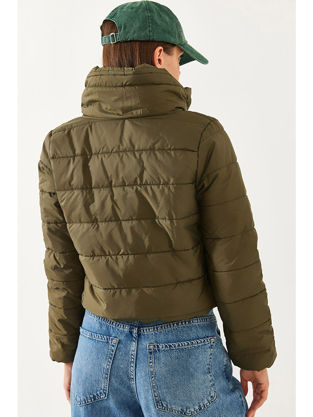 Haki Kadın Dikiş Detaylı Dik Yaka Su Geçirmez Kısa Şişme Mont-4