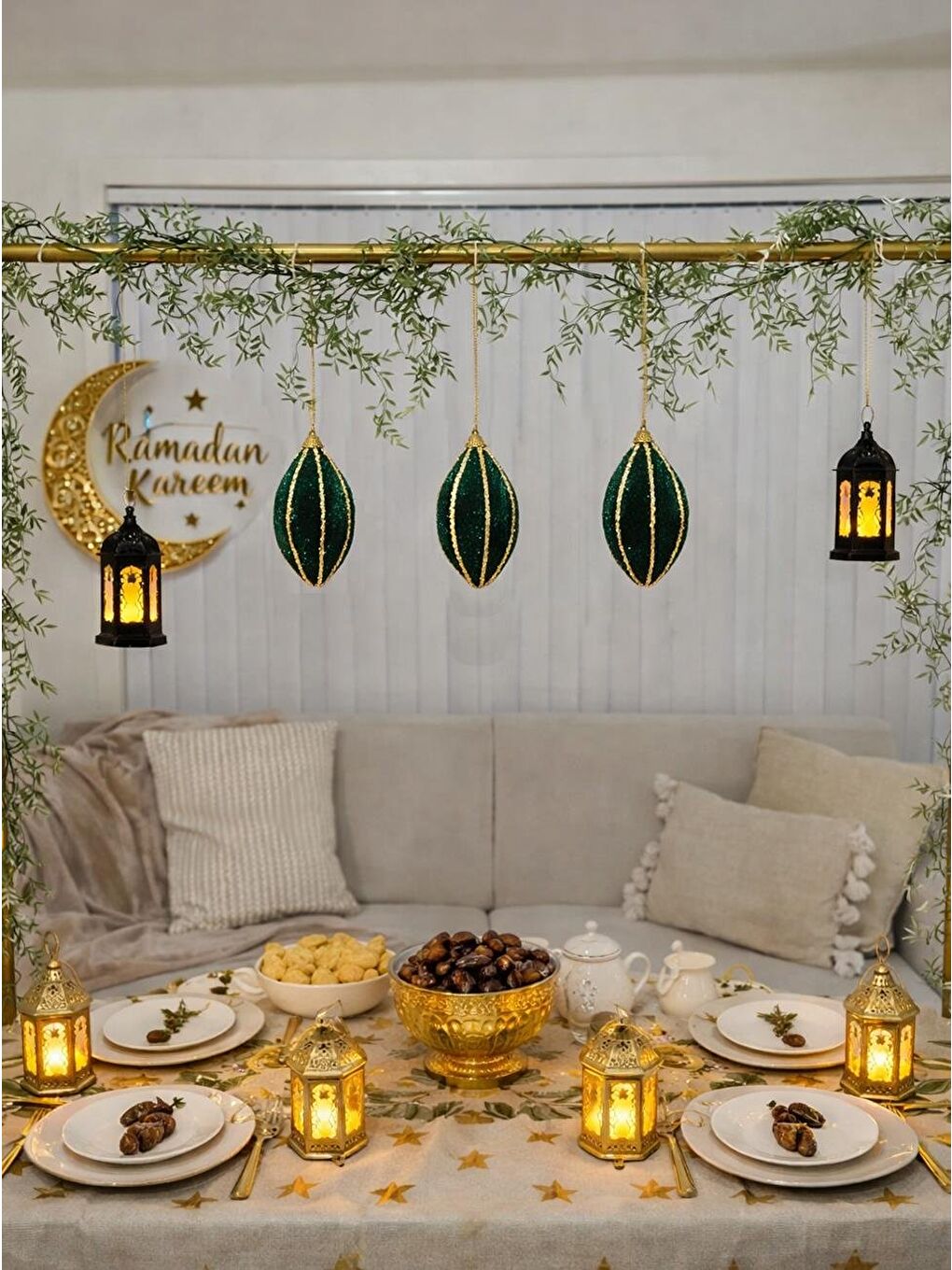 Yeşil Kadife Asmalı Ramazan Dekoru – Altın Sim Detaylı 6 cm 3'lü-1