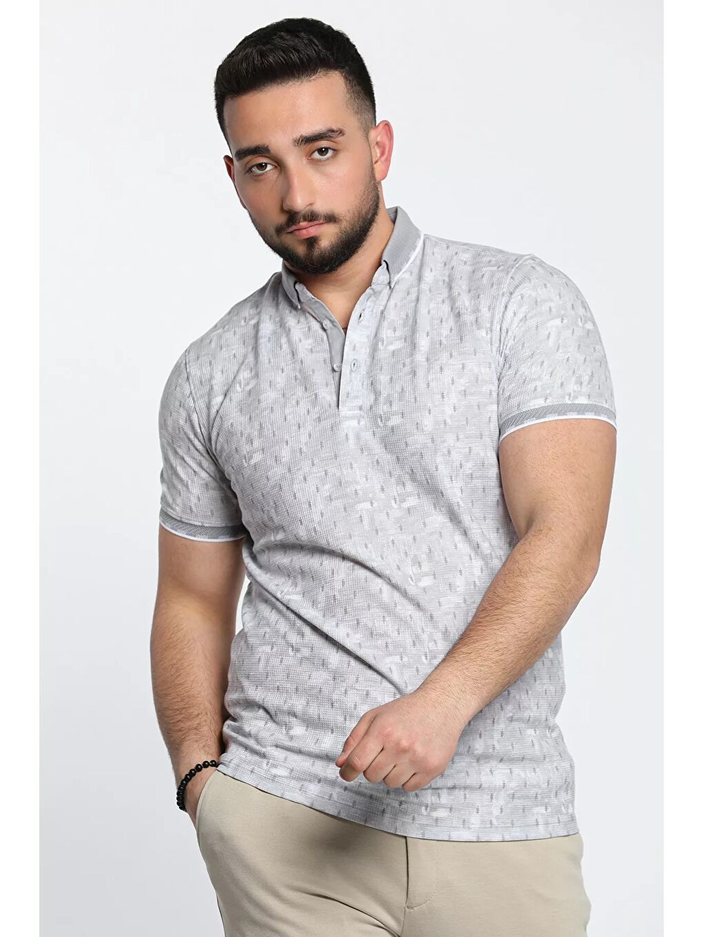 Gri Polo Yaka Yarım Düğme Detaylı Desenli Erkek Tişört