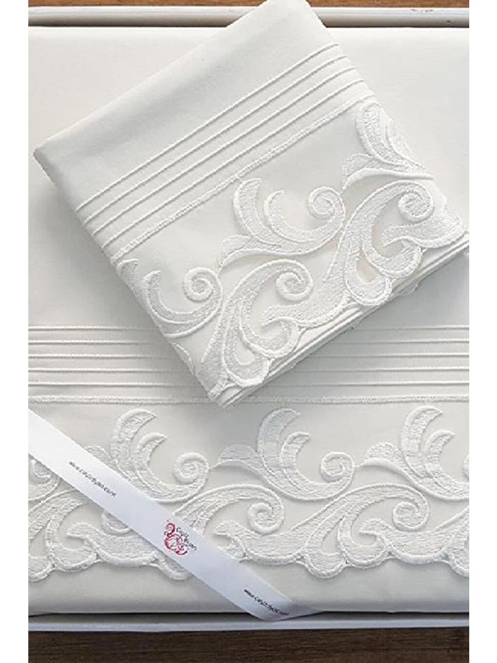 Karışık Fransız Güpürlü Nervürlü Belinda Nevresim Takımı Krem-2