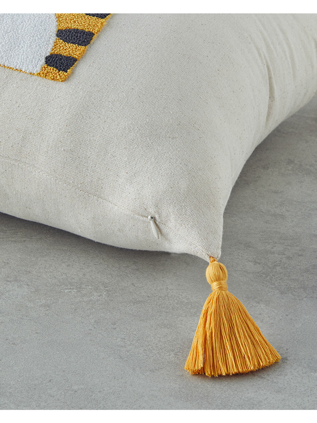 Cute Tiger Bebe Dekoratif Kırlent 45x45 cm Ekru-1