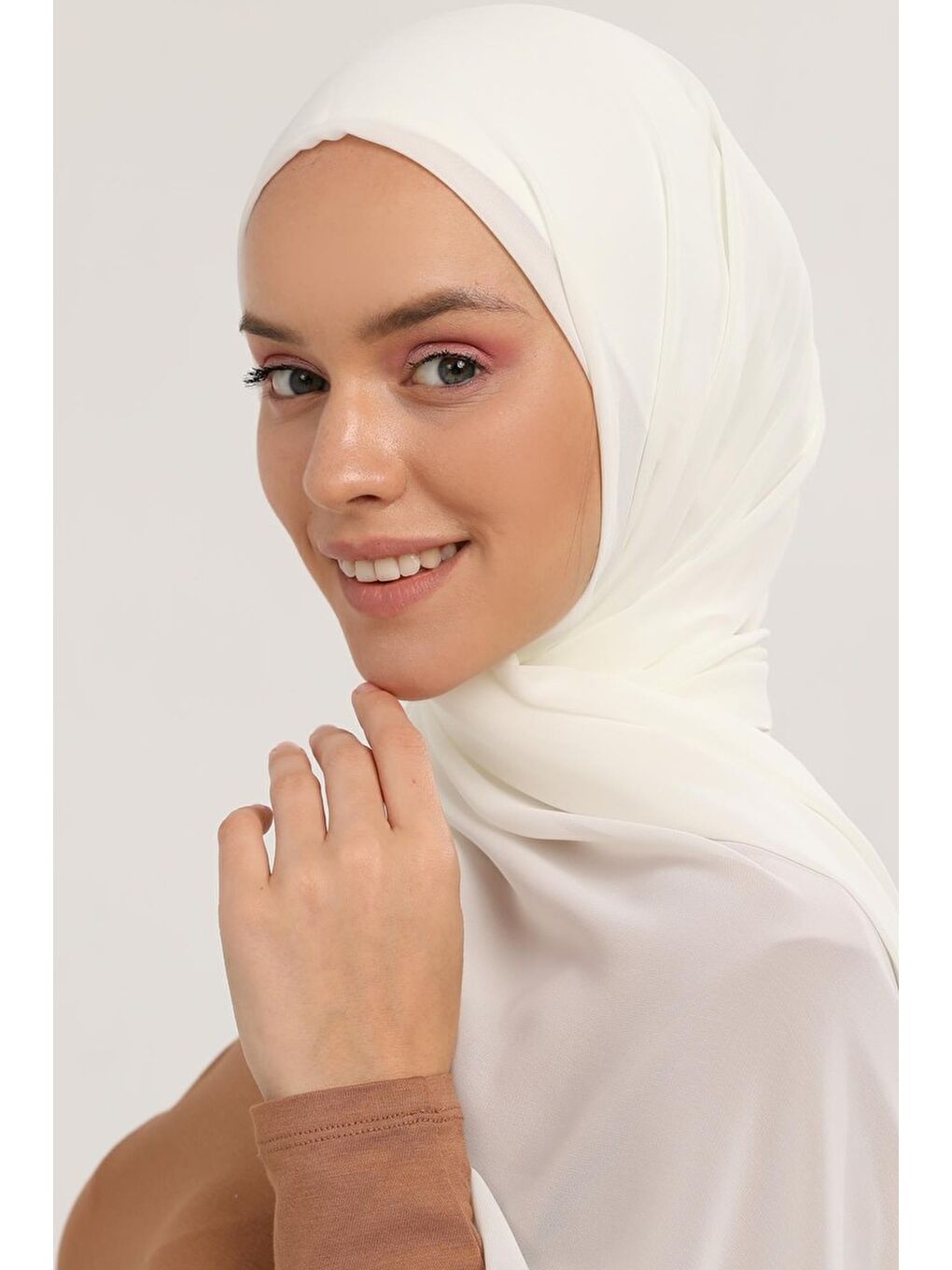 Ekru Hazır Pratik Lüks Boru Boneli Şifon Şal-1