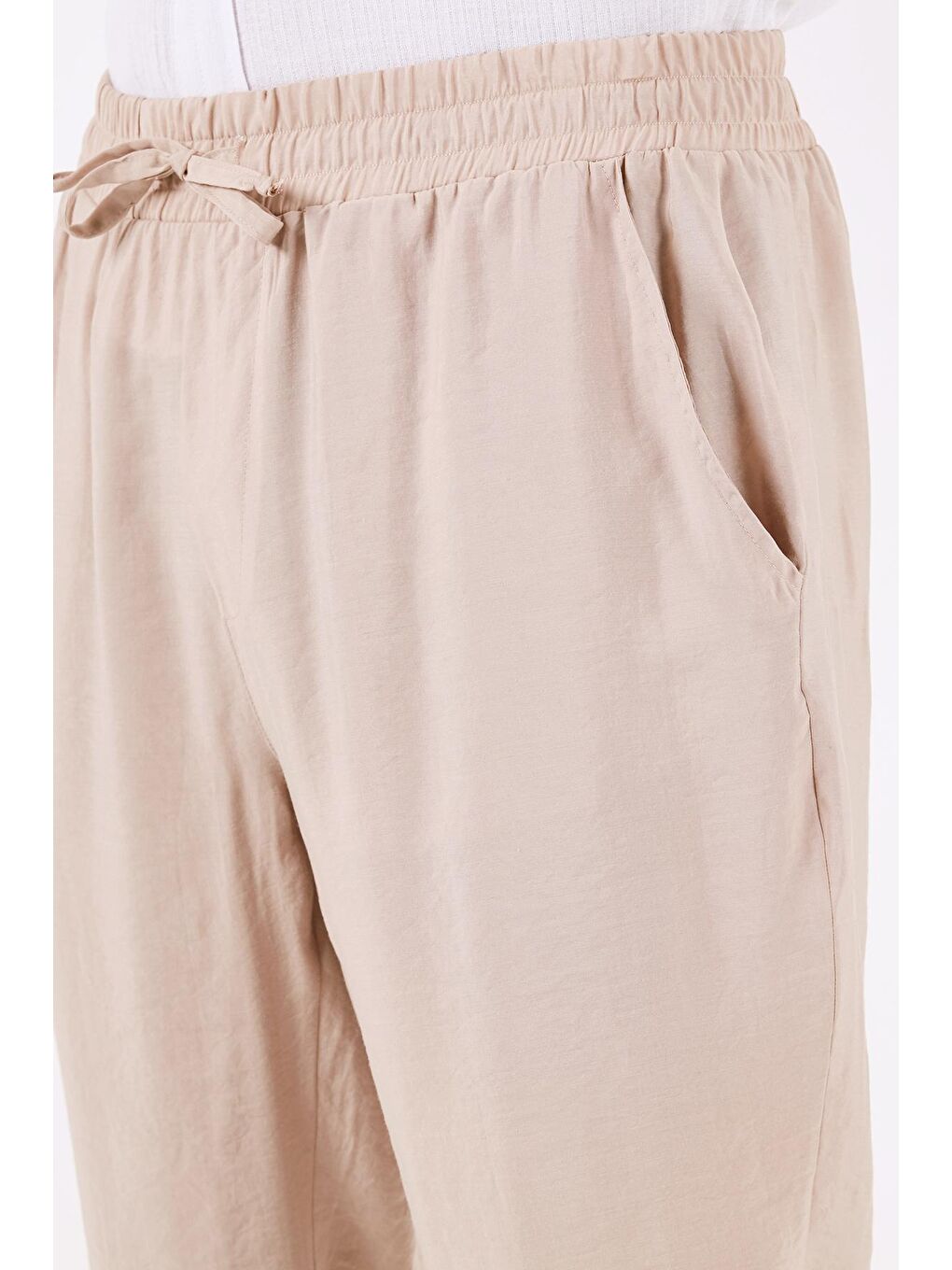 Bej Elastik Bel Bantlı Cepli Regular Fit Yazlık Erkek Pantolon CF24S617952-4