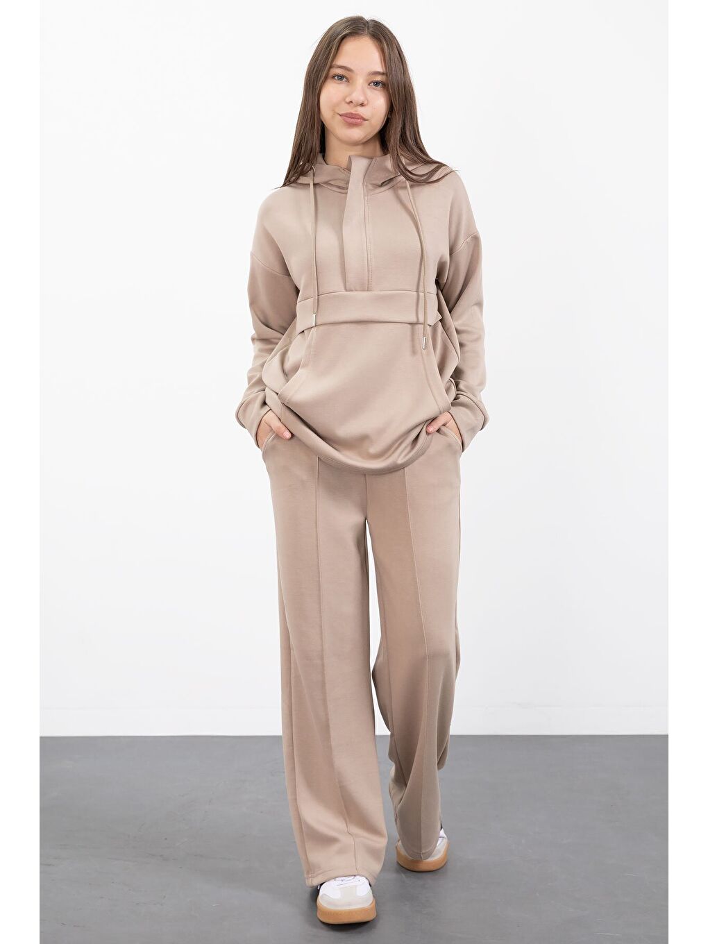 Bej Yarım Fermuarlı Kapüşonlu Kız Çocuk Geniş Paça Eşofman Takımı 23407
