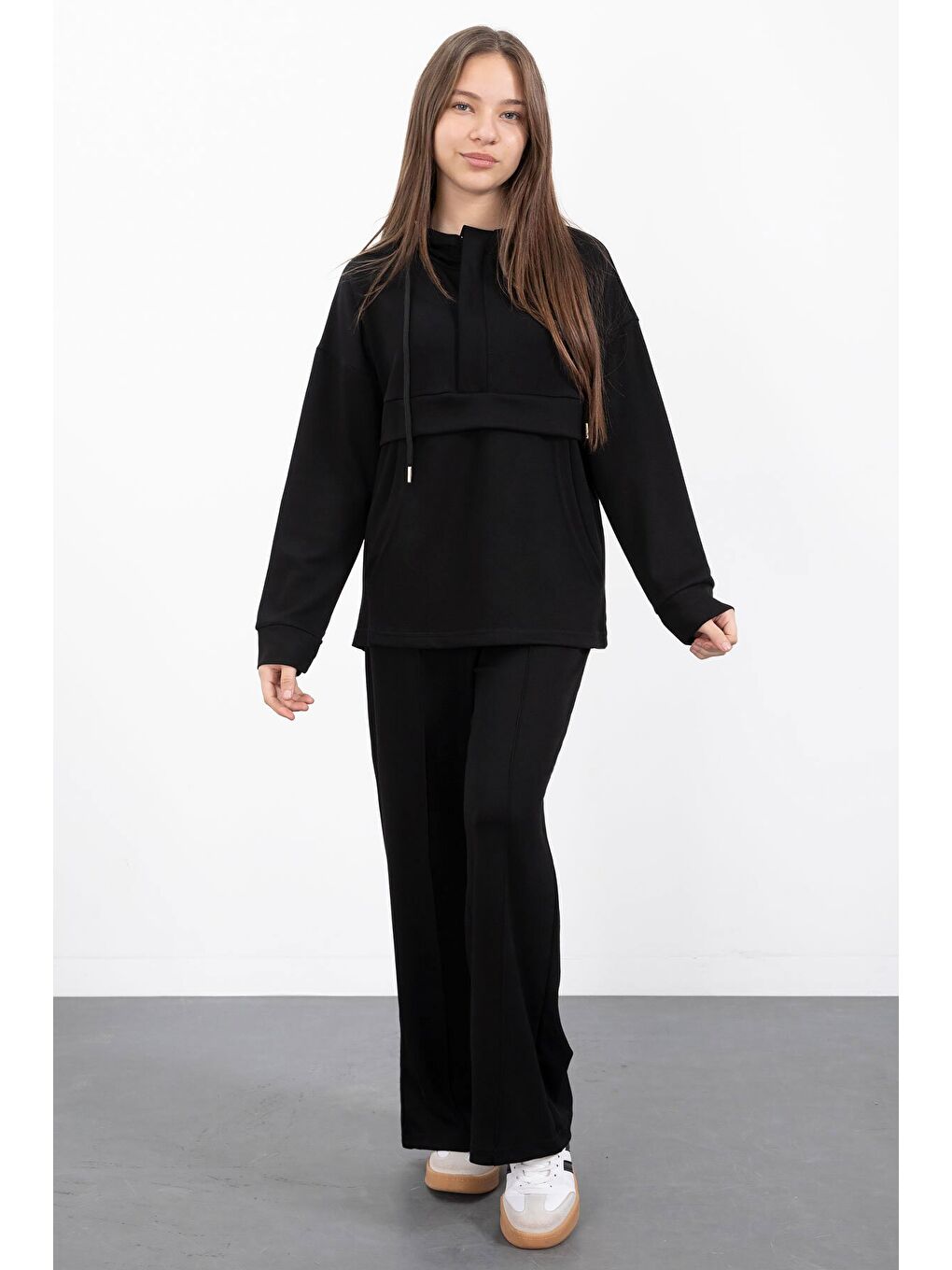 Siyah Yarım Fermuarlı Kapüşonlu Kız Çocuk Geniş Paça Eşofman Takımı 23408-2