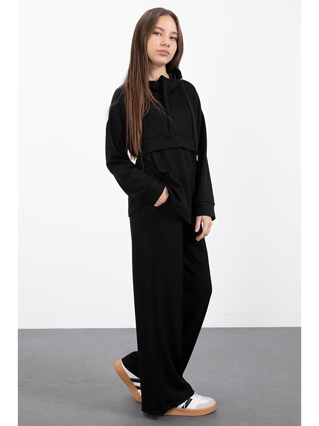 Siyah Yarım Fermuarlı Kapüşonlu Kız Çocuk Geniş Paça Eşofman Takımı 23408-3