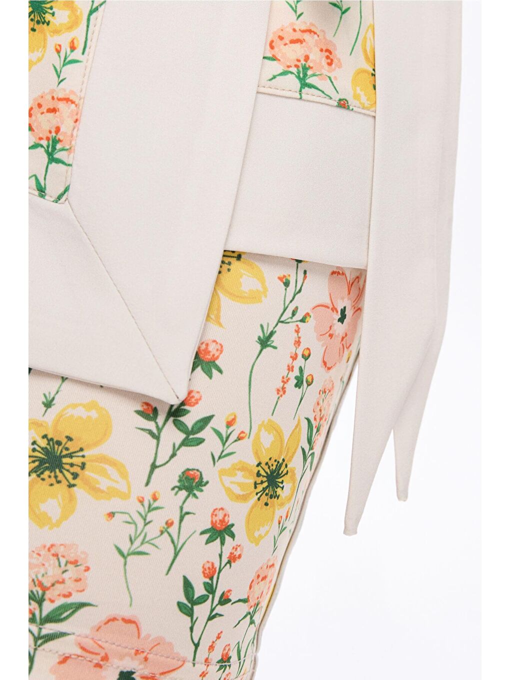 Çiçek Desenli Sarı Renk 3 Parça Yarı Kapalı Mayo - Tulum Takımı 5066-7