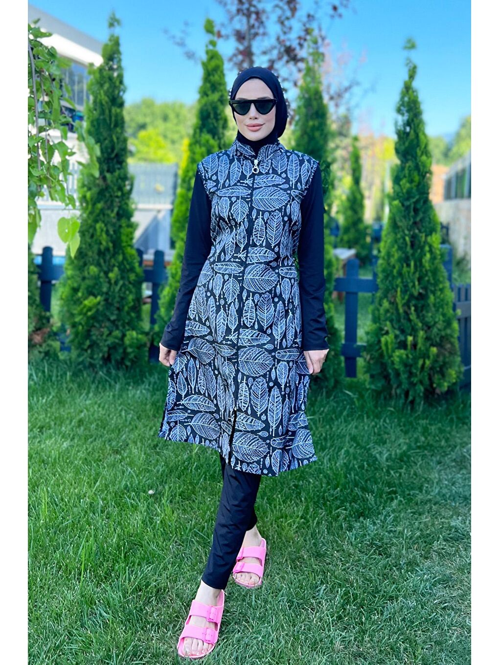 Tam Kapalı Tesettür Mayo Siyah Beyaz Yaprak MERVE-1