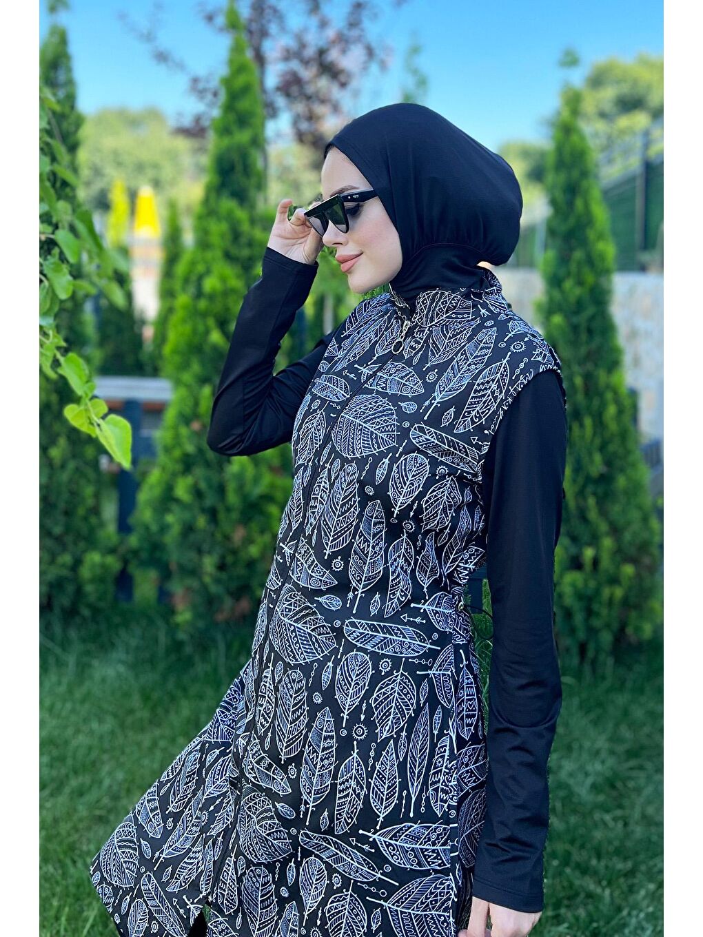 Tam Kapalı Tesettür Mayo Siyah Beyaz Yaprak MERVE-2