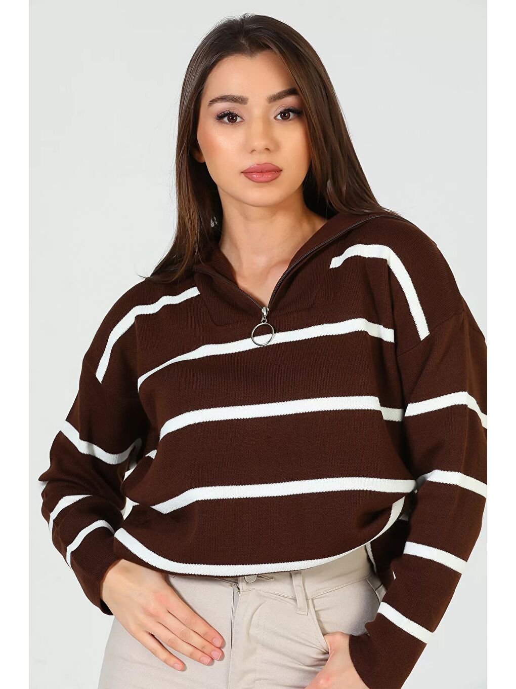 Kahverengi Kadın Yaka Fermuarlı Çizgi Desenli Salaş Triko Kazak-1