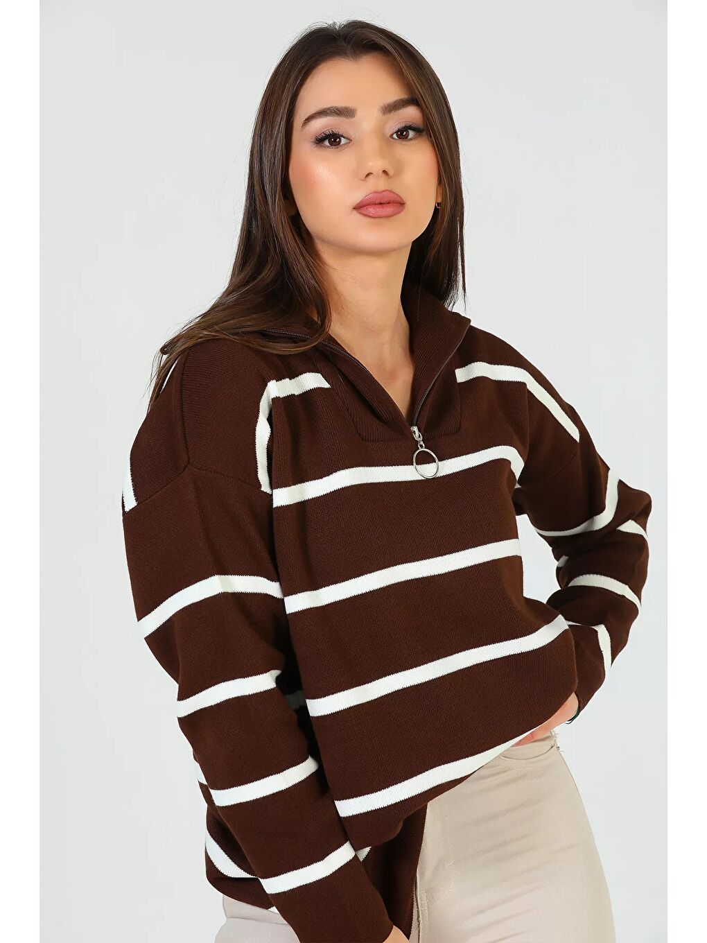 Kahverengi Kadın Yaka Fermuarlı Çizgi Desenli Salaş Triko Kazak-2