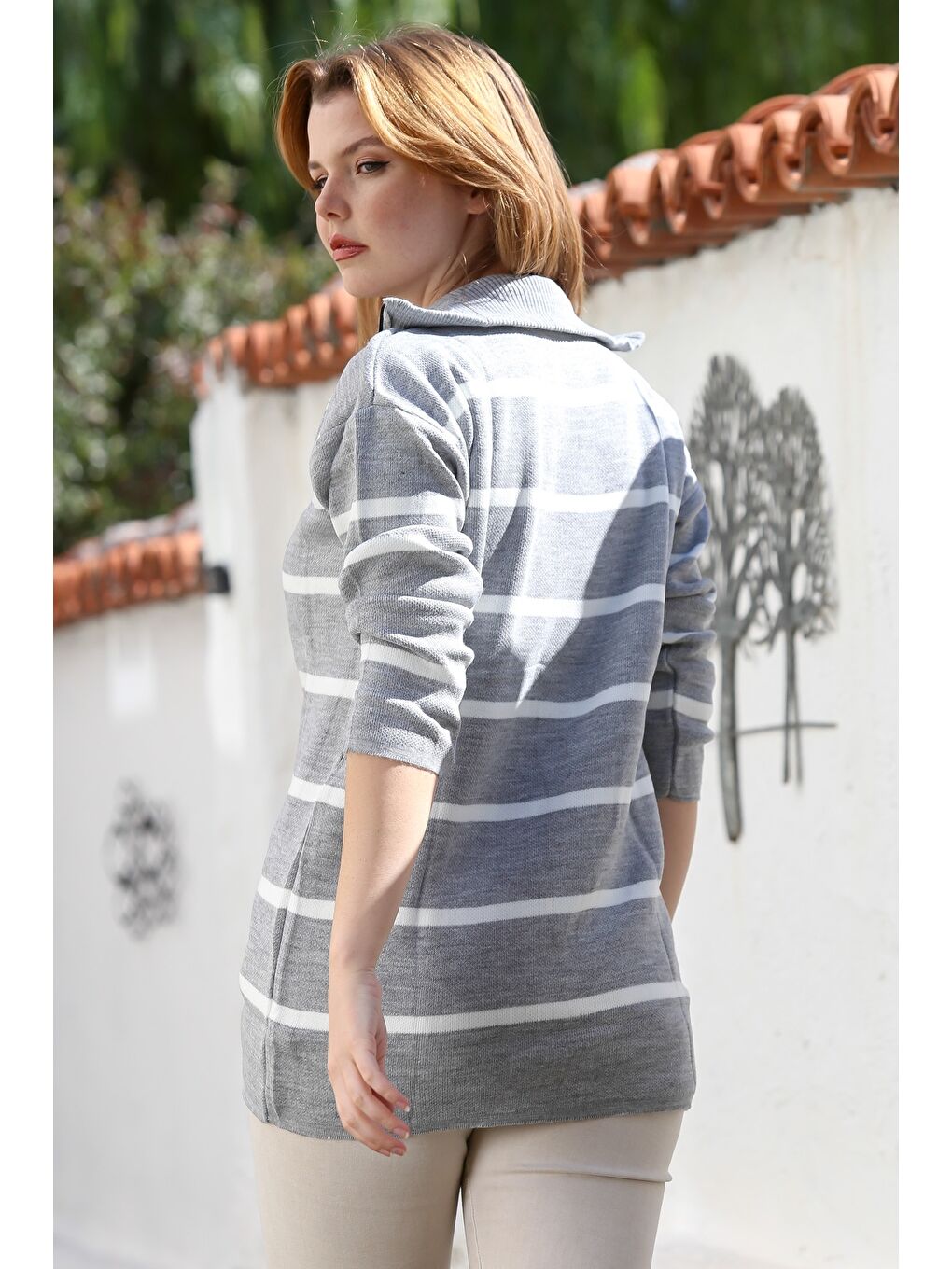 Gri-Beyaz Balıkçı Yaka Uzun Kol Çizgili Fermuarlı Casual Triko Kazak 74 58-1