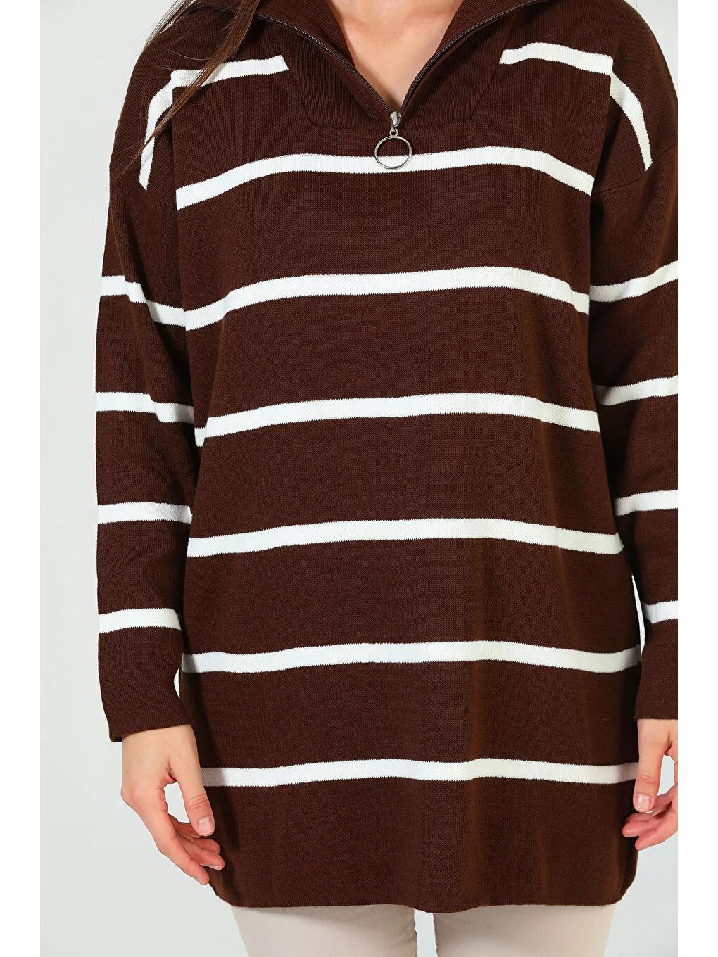 Kahverengi Kadın Yaka Fermuarlı Çizgi Desenli Salaş Triko Kazak-5