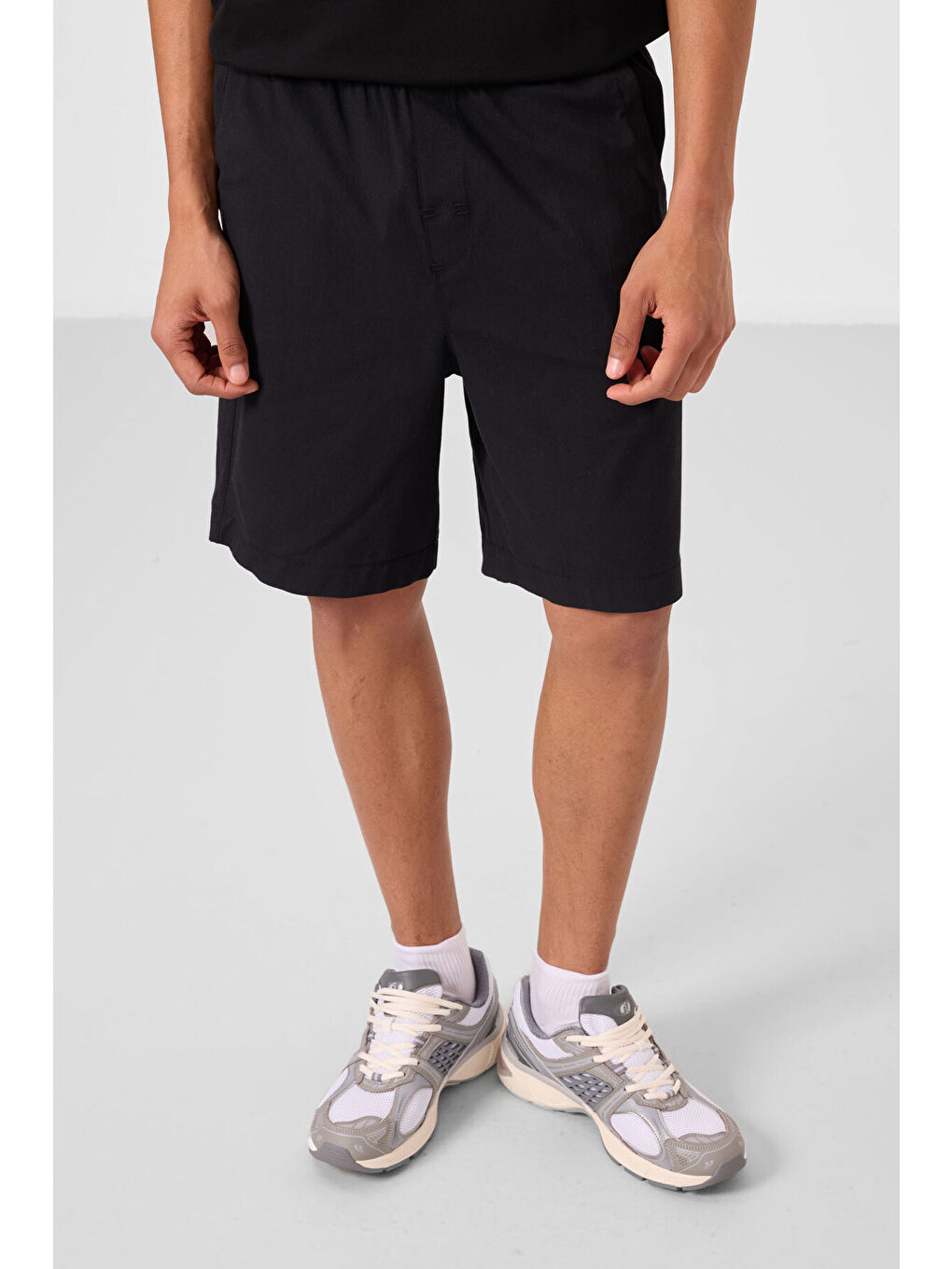 Siyah Standart Fit Dokuma Hafif Esnek Chino Erkek Şort - 81293-1