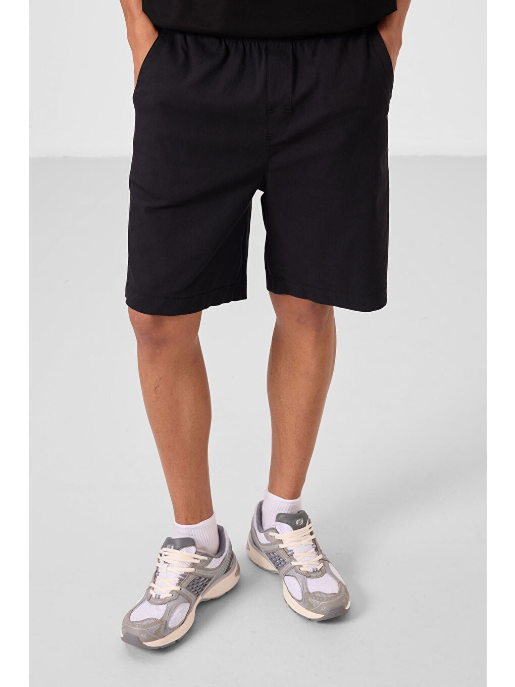 Siyah Standart Fit Dokuma Hafif Esnek Chino Erkek Şort - 81293-4