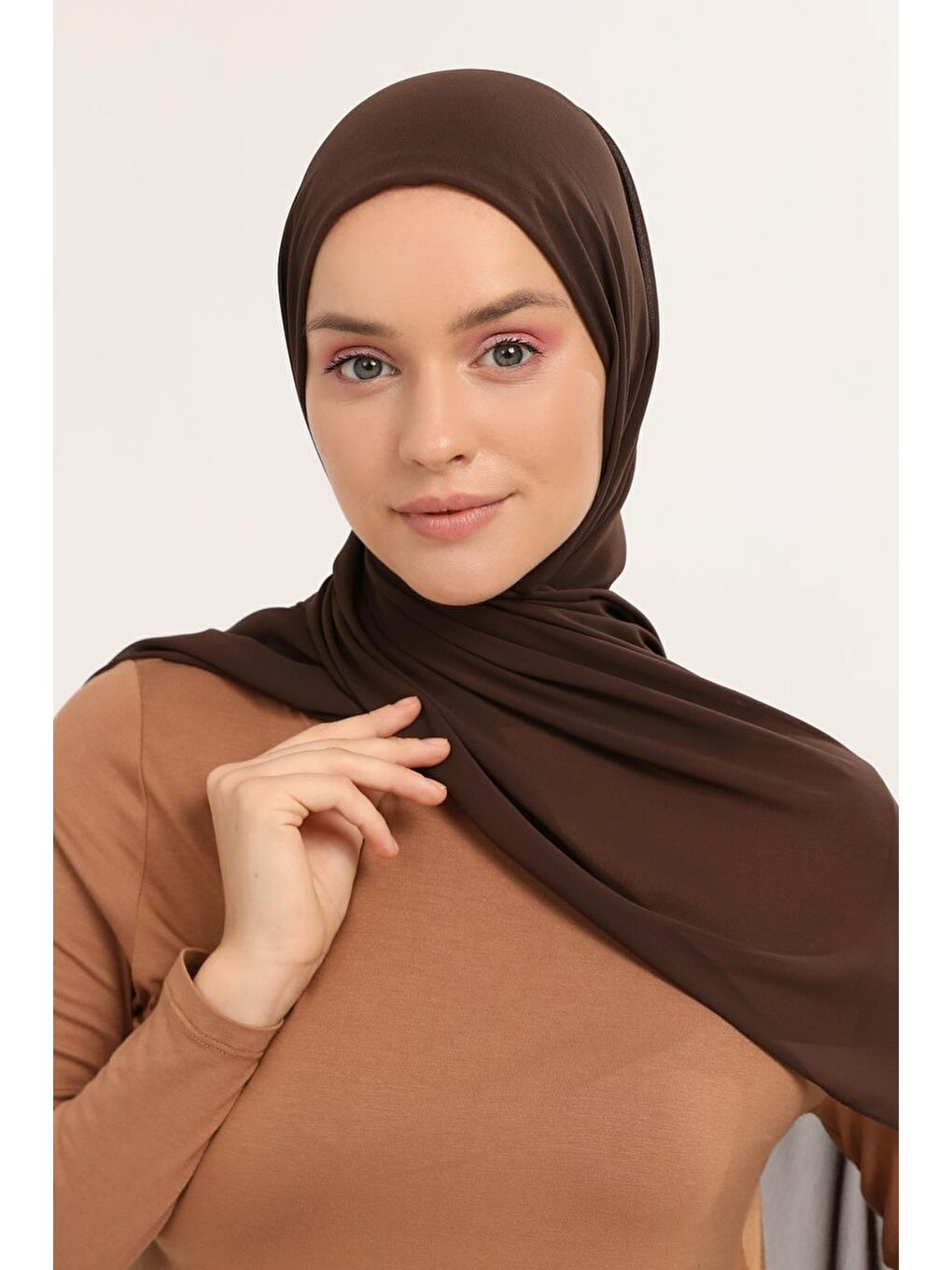 Kahverengi Hazır Pratik Lüks Boru Boneli Şifon Şal