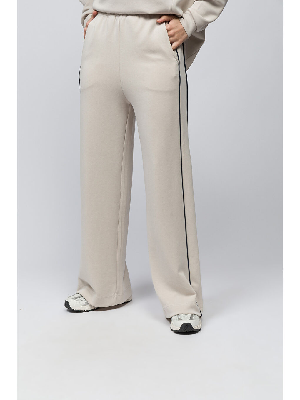 Bej Granada   Çift Biyeli Bol Kesim Beli Lastikli Modal Pantolon   Taş Renk-2