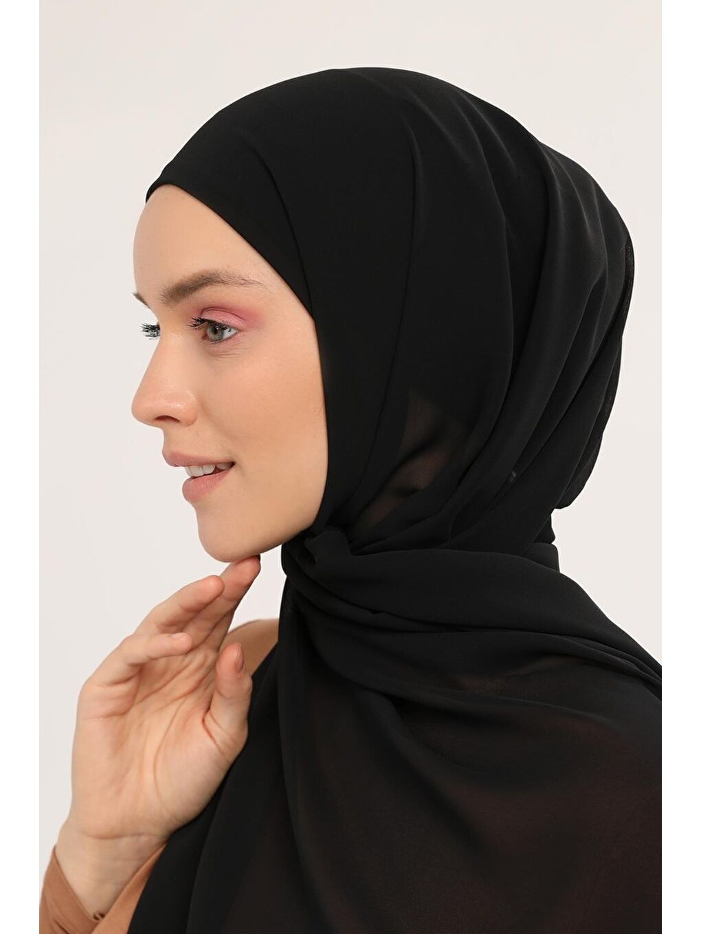 Siyah Hazır Pratik Lüks Boru Boneli Şifon Şal-1