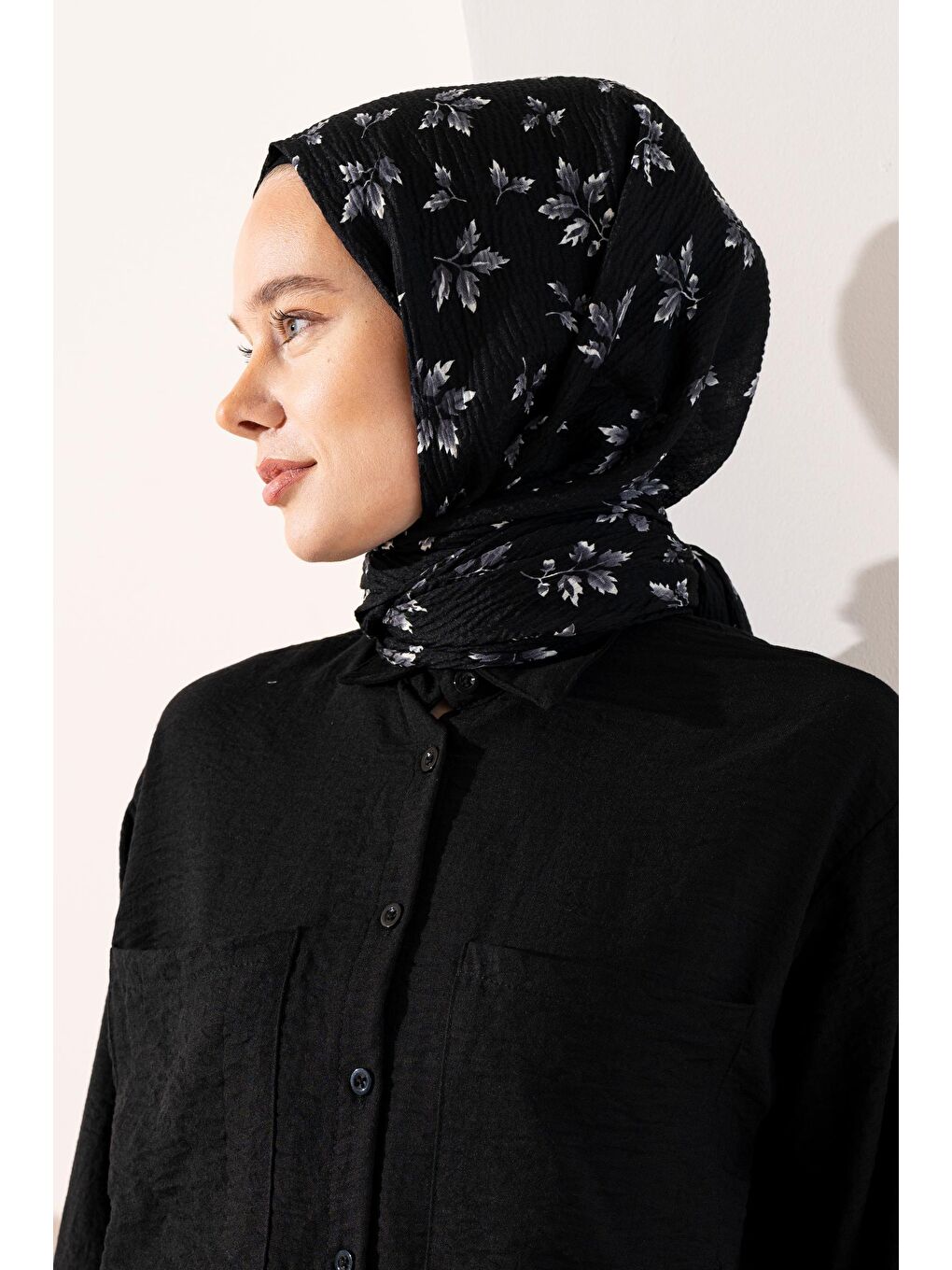 Siyah Kadın Ütü İstemeyen Meşe Desen Bürümcük Şal-2