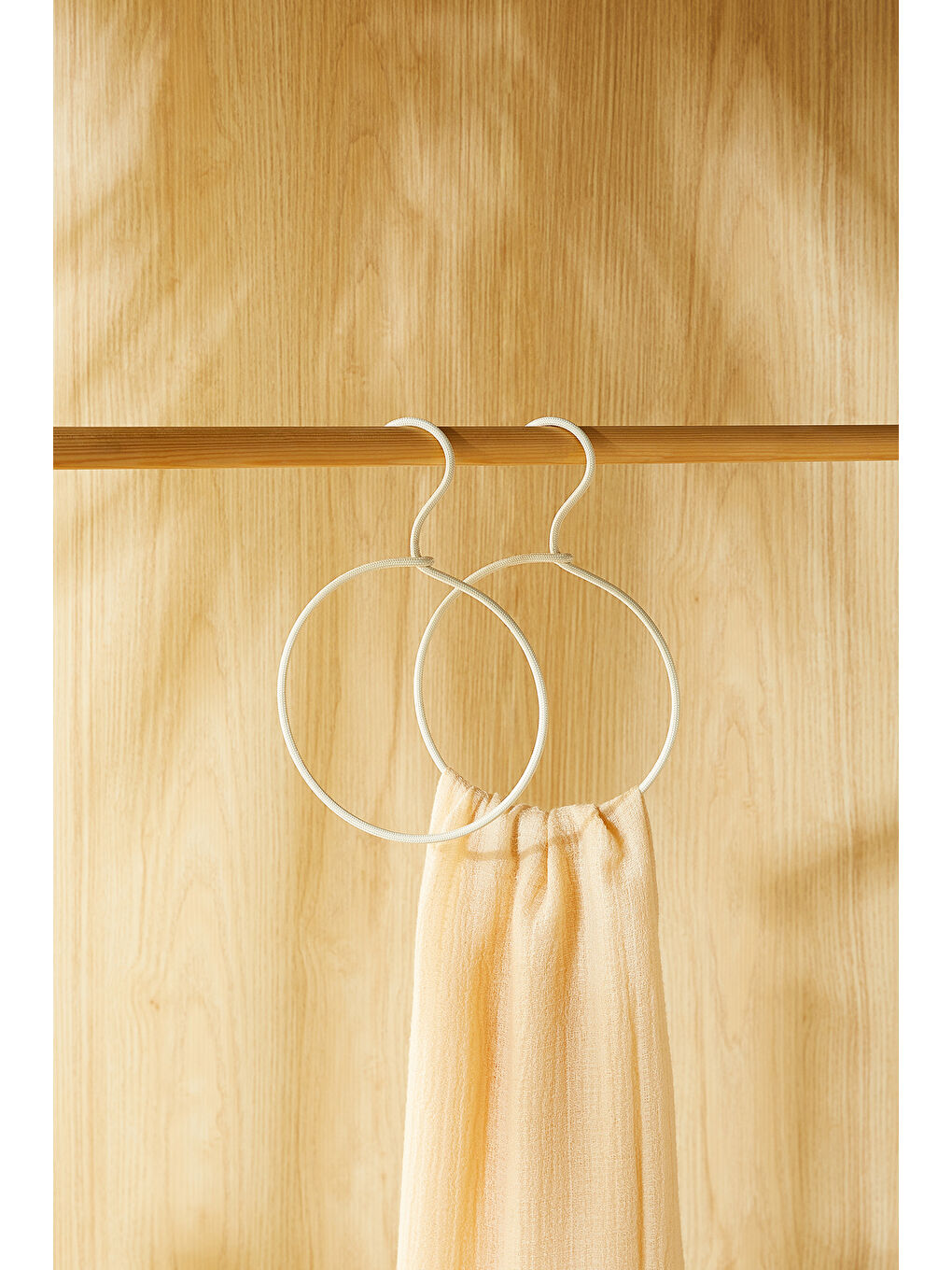 2'li Halka Ekru Renk Kumaş Kaplı Metal Aksesuar Askısı 24.5 x 16 x 0.5 cm