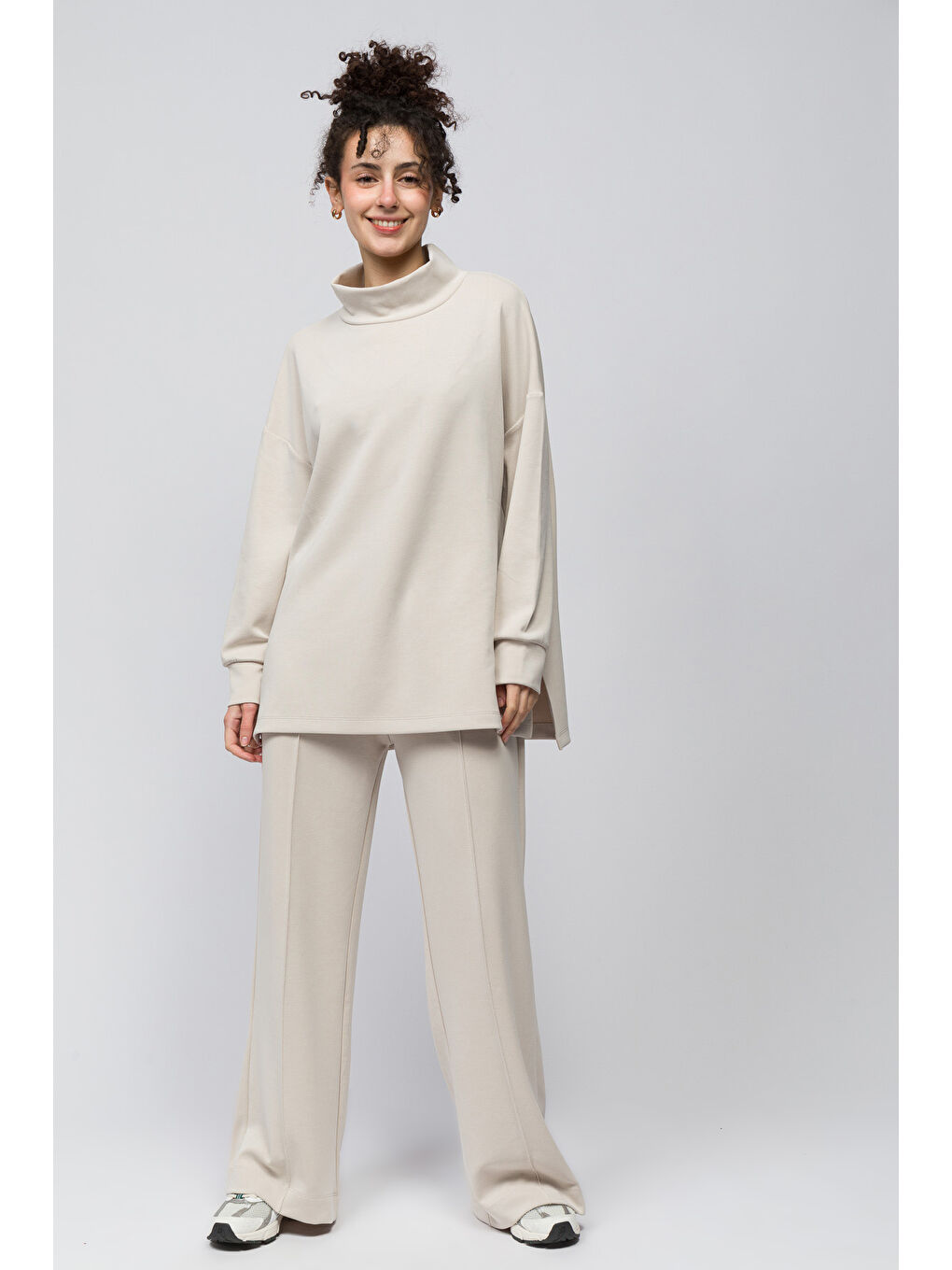 Bej Monza   Balıkçı Yaka Yanları Yırtmaç Detaylı Düz Modal Sweatshirt   Taş Renk-1