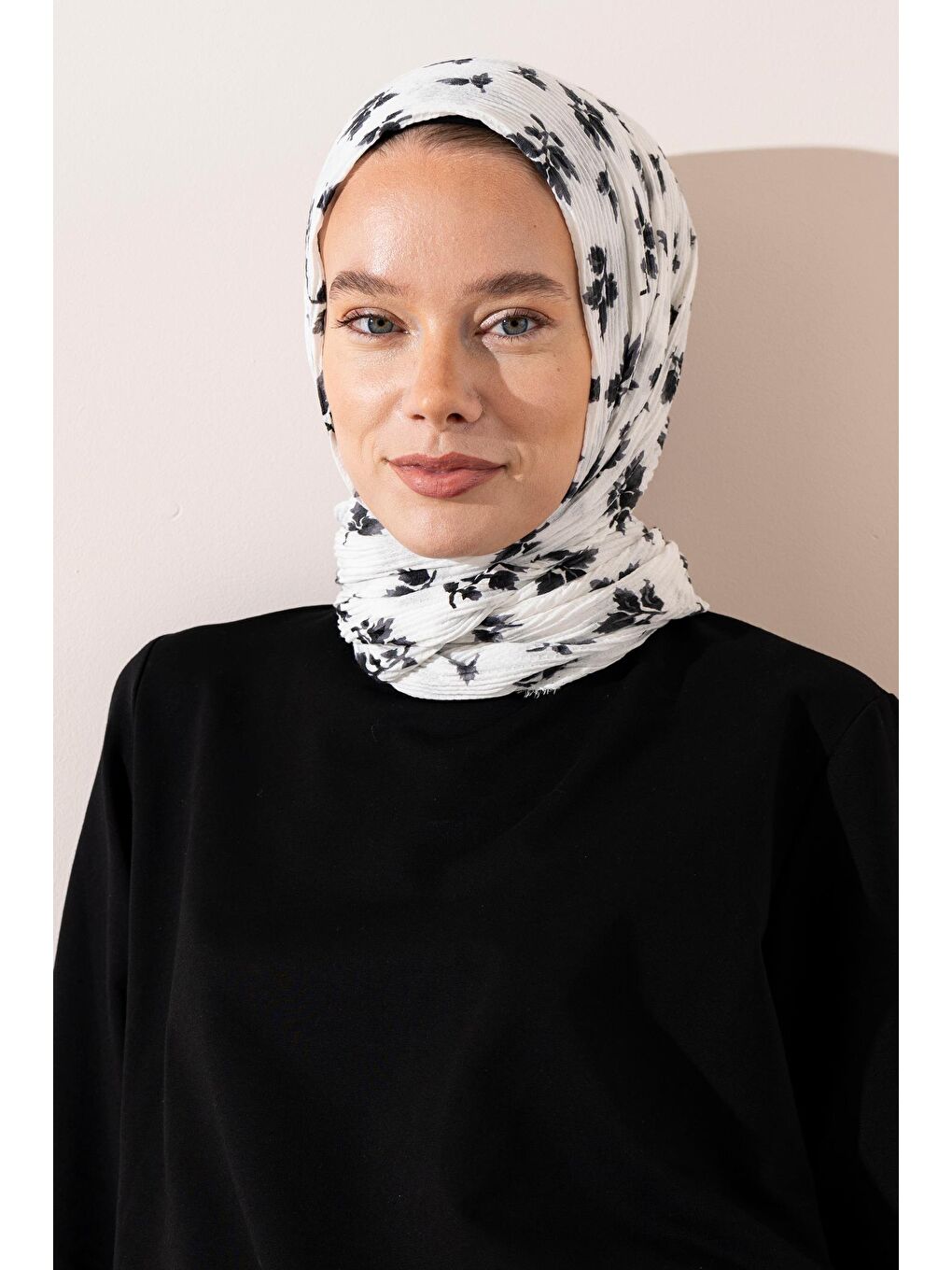 Beyaz Kadın Ütü İstemeyen Meşe Desen Bürümcük Şal-2